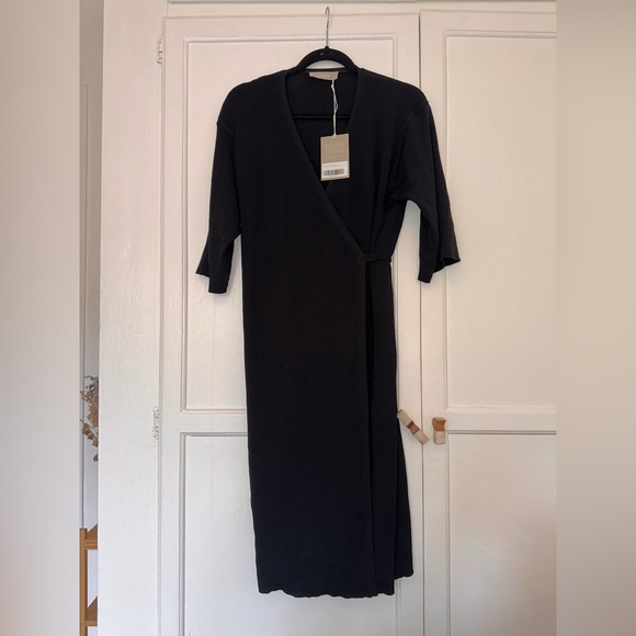 black with gold sequin dress Esme Best 12 Sabrina Carpenter’s Features:Asymmetrical Sizes:4T